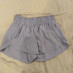 Lululemon tracker 4” shorts